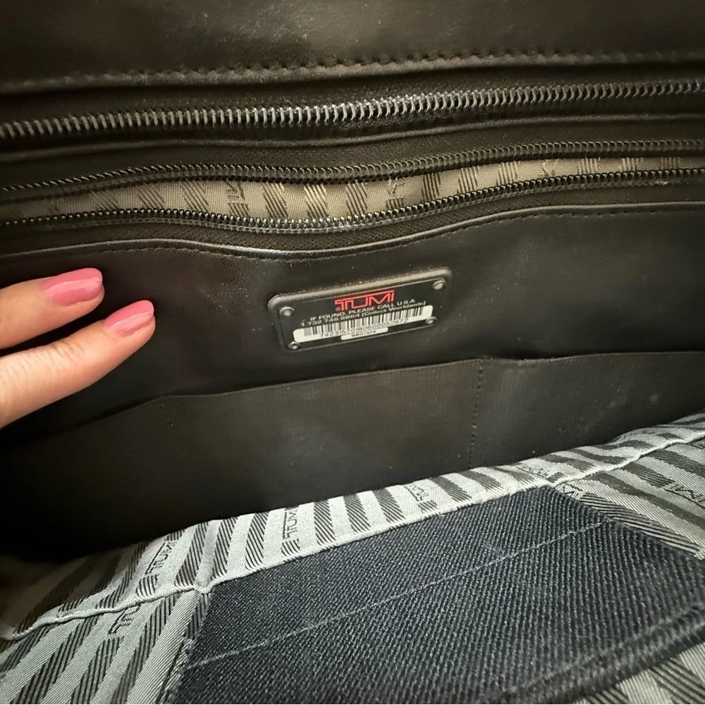 Tumi black leather expandable organizer laptop briefcase
